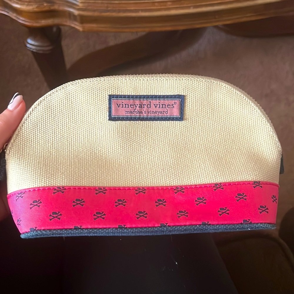 Vineyard Vines Makeup Pouch/Bag